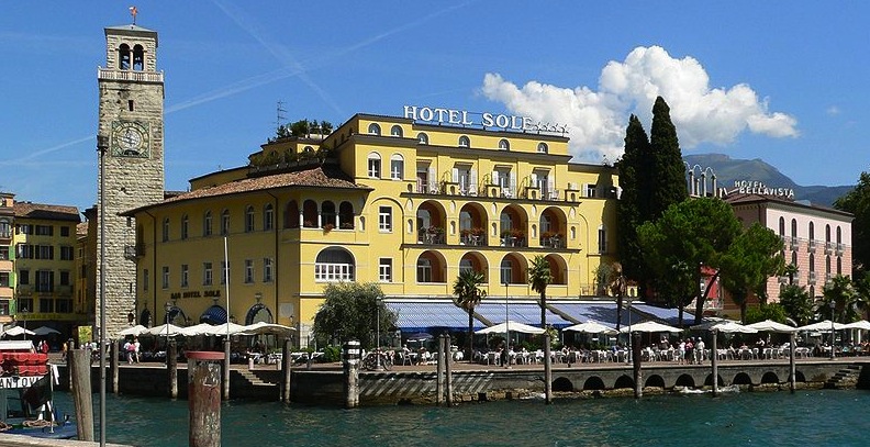 Riva del Garda, Urlaub, Wellnesshotel, Ferienwohnung, Sommerurlaub Gardasee buchen.