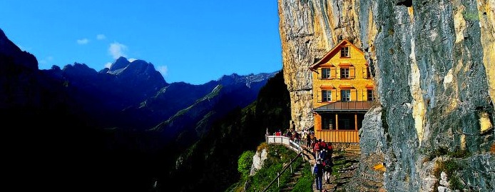 Wanderurlaub Schweiz: Angebote für Wandern in der Schweiz im Frühling, Sommer, Herbst und Winter.